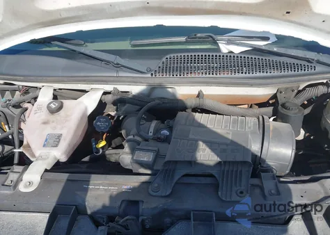 2015 Chevrolet Express 2500 Work Van z USA, uszkodzony, nr VIN 1GCWGFCF2F1184210